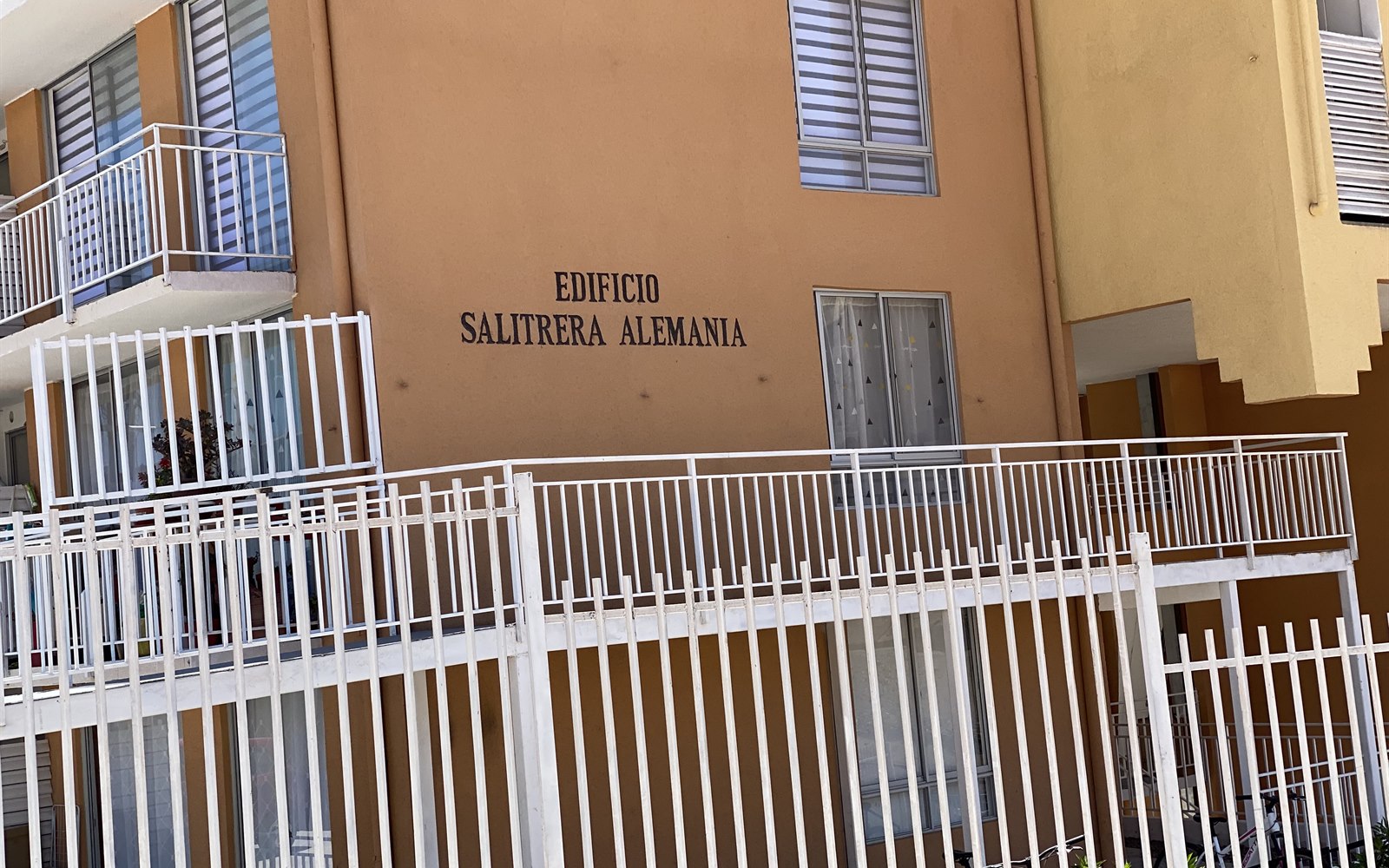Fachada del edificio Salitrera Alemania